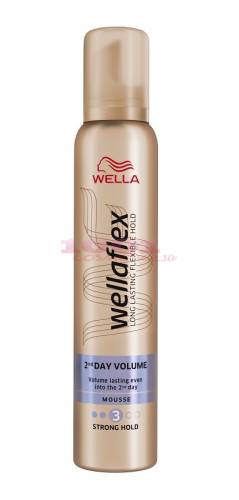 Wellaflex 2and day volume spuma pentru par 3