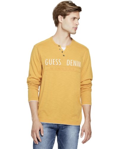 Imbracaminte barbati guess addison embossed logo henley dusty gold