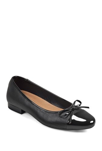 Incaltaminte femei aerosoles outrun perforated ballet flat - wide width available black combo