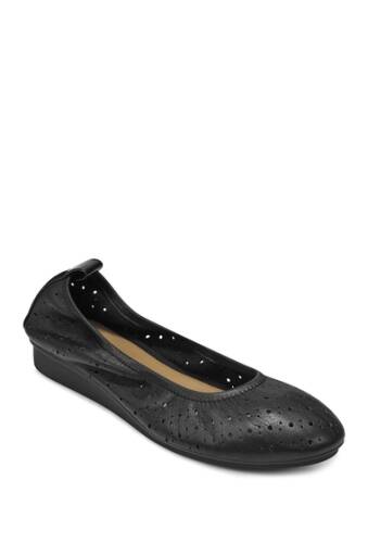 Incaltaminte femei aerosoles wooster perforated leather ballet flat - wide width available black leather