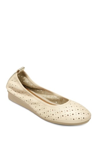 Incaltaminte femei aerosoles wooster perforated leather ballet flat - wide width available bone leather