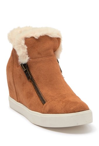 Incaltaminte femei coconuts by matisse later days faux fur trim wedge sneaker saddle micro
