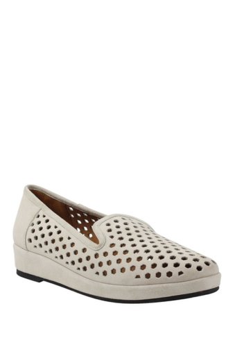 Incaltaminte femei lamour des pieds clemence perforated wedge loafer beige kid sued